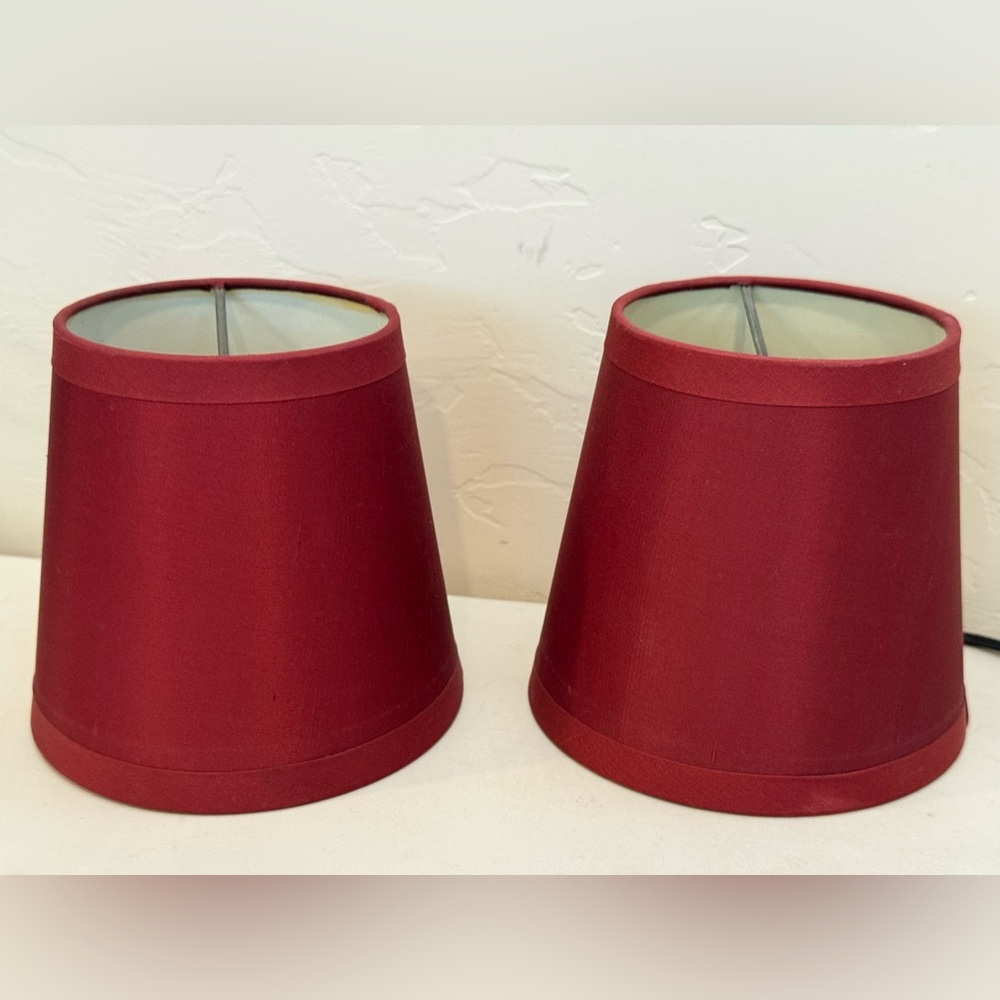 Set Of Two Bell Shaped‎ Red Clip On Shades